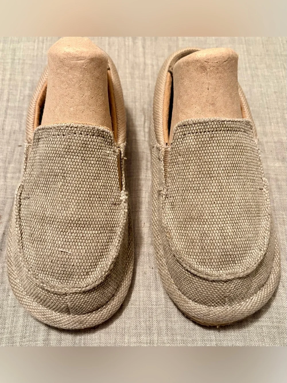 Little Boy’s Sz 11c The Children's Place Beige Canvas Slip-On Dress Shoes